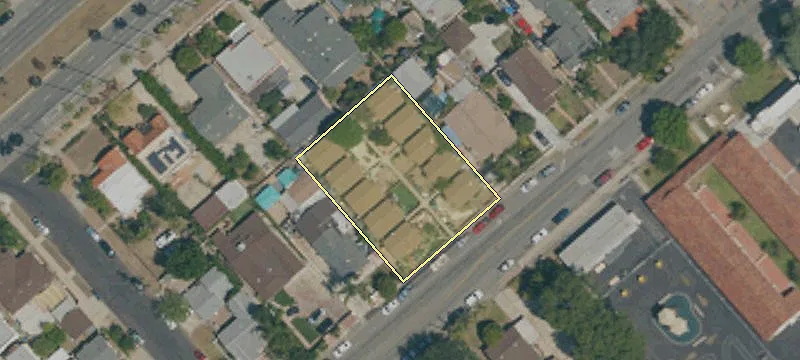 14369 Chatsworth Dr