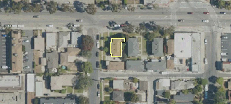 618 Arbor Vitae St