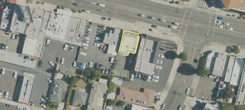 21112 Ventura Blvd