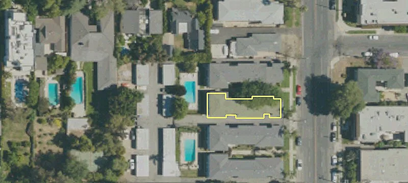 4945 Whitsett Ave