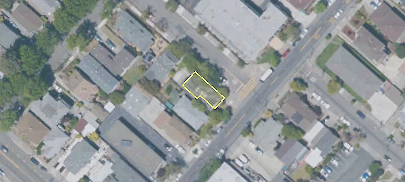1325 High St