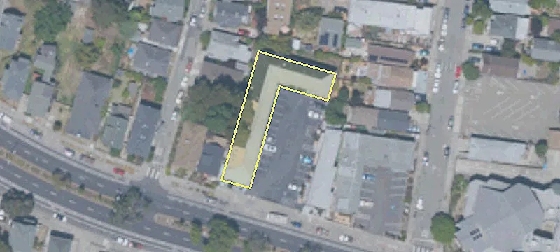 444 Macarthur Blvd