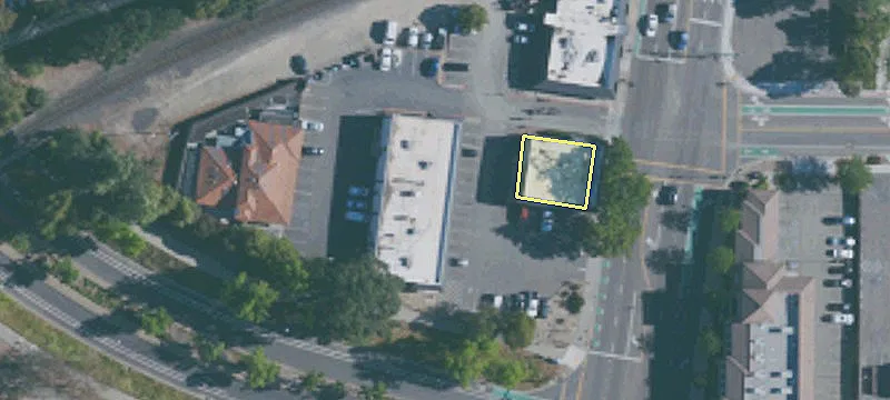 915 Main St