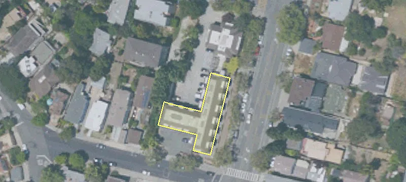 1337 Grand Ave
