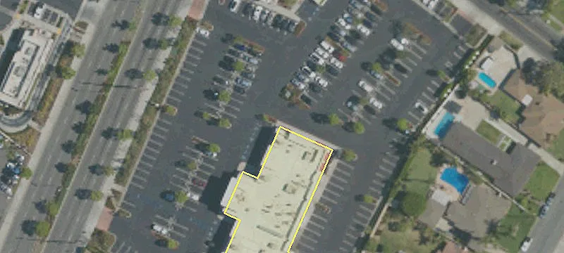 9516 Lakewood Blvd