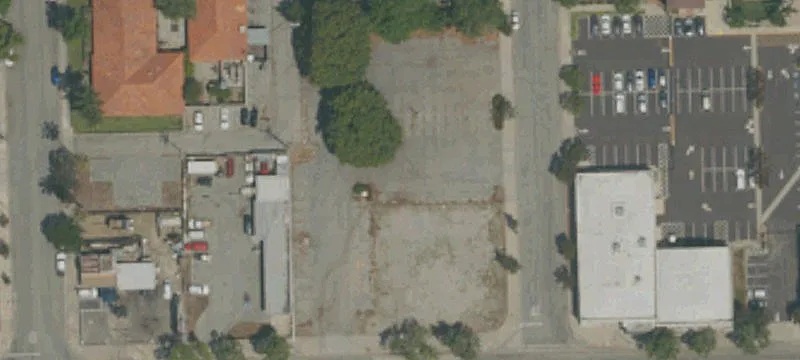221 Holt Ave