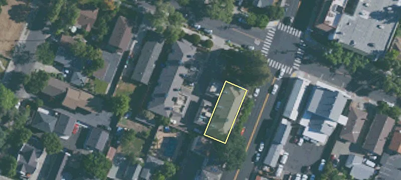 330 Rose Ave