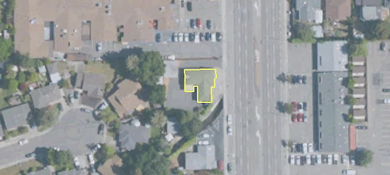 22151 Redwood Rd