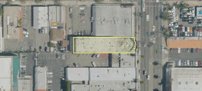 6469 Van Nuys Blvd