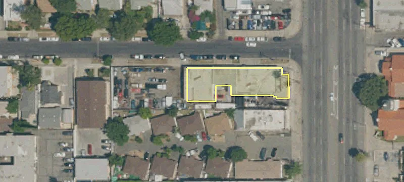 6961 Van Nuys Blvd