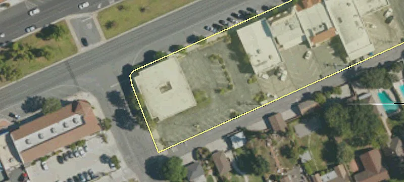 2424 Huntington Dr
