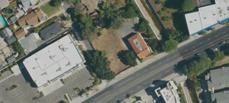 1307 Main St