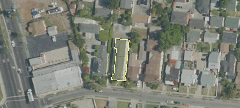 3323 Los Flores Blvd