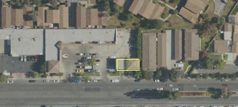 8627 Rosecrans Ave