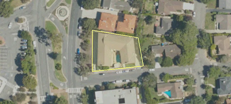 2132 Palos Verdes W Dr