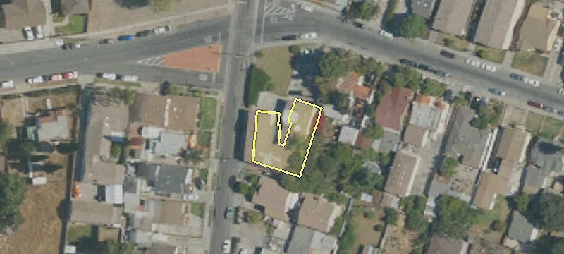 3220 Carlin Ave