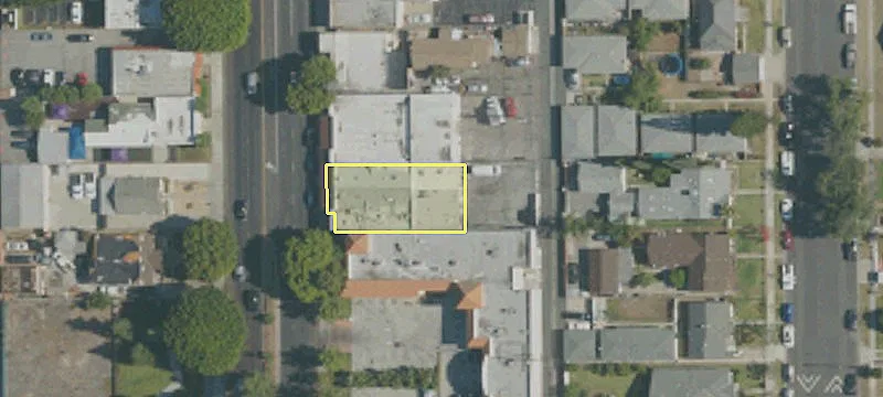 15516 Paramount Blvd