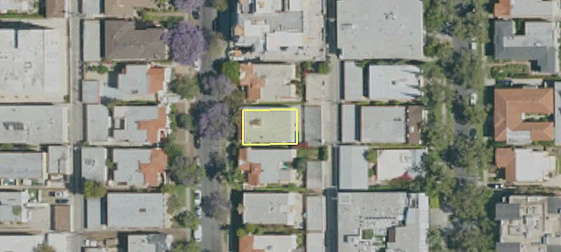 144 La Peer Dr