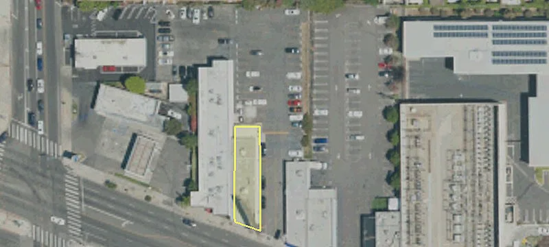 18065 Ventura Blvd