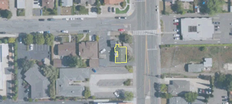 20235 Redwood Rd