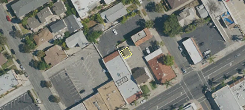 1027 Main St