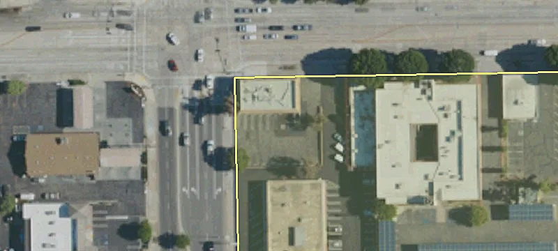 8 Foothill Blvd