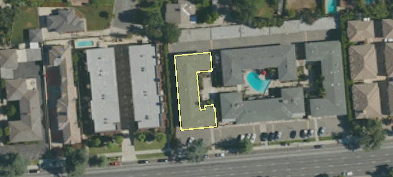 875 Huntington Dr