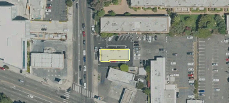 18089 Ventura Blvd