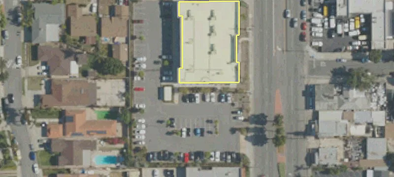 15623 Lakewood Blvd