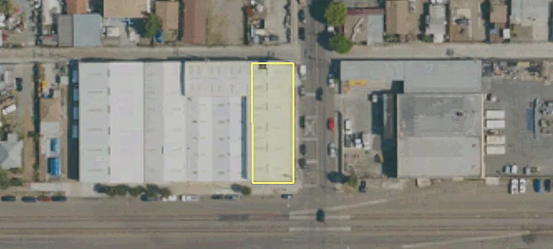 3094 Commercial St