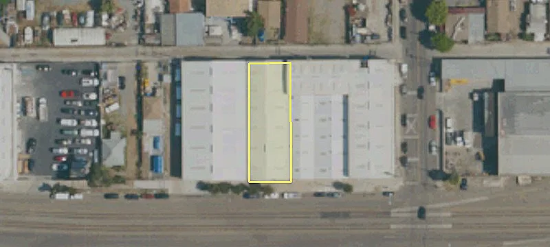 3074 Commercial St