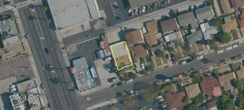 589 Vance St
