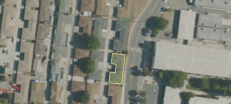 5229 Santa Ana St