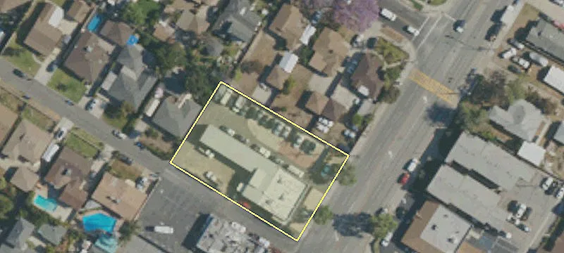 11823 Downey Ave
