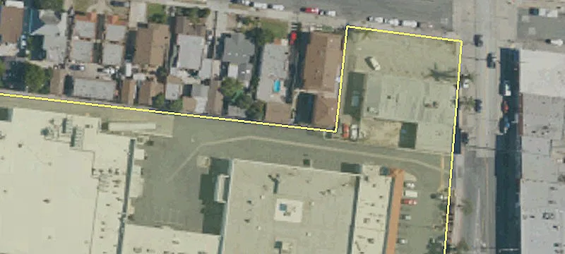 2639 Santa Ana St