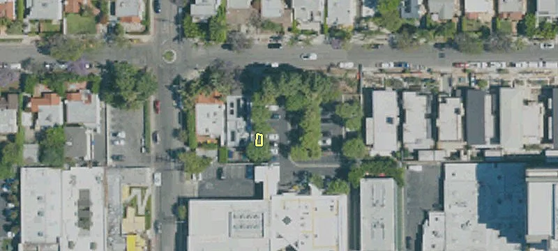8940 Rosewood Ave