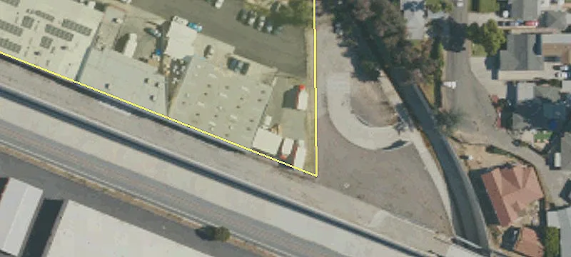 890 Commercial Ave