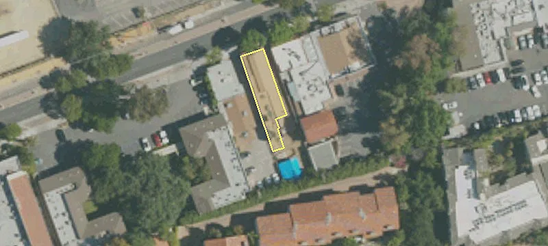 23538 Calabasas Rd