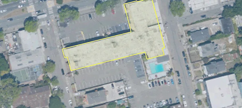 900 University Ave