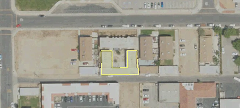 222 Ave Q7