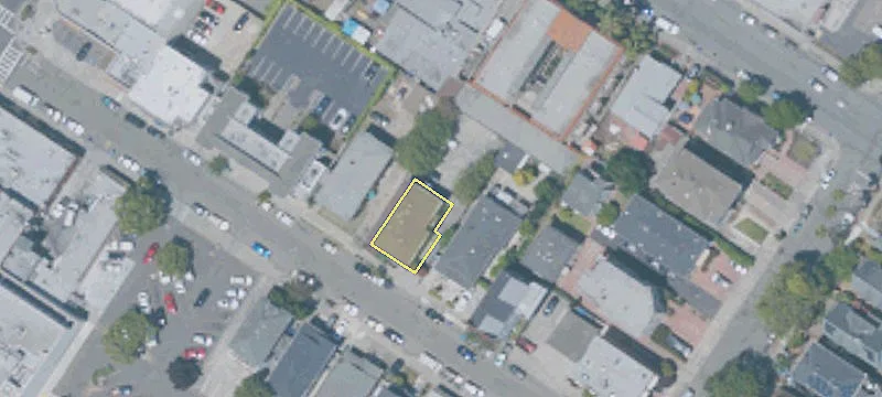 2425 Webb Ave