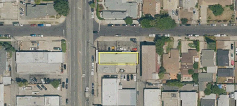7254 Woodley Ave