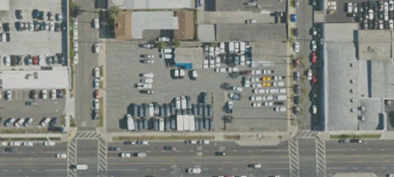 1325 Main St