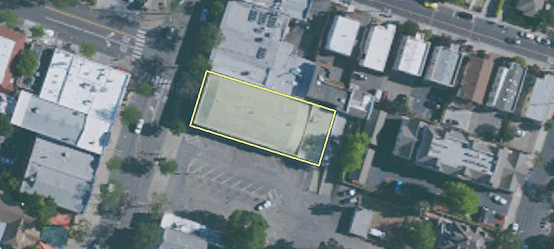 652 Main St