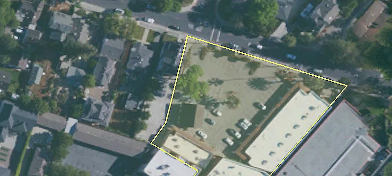 200 Ray St