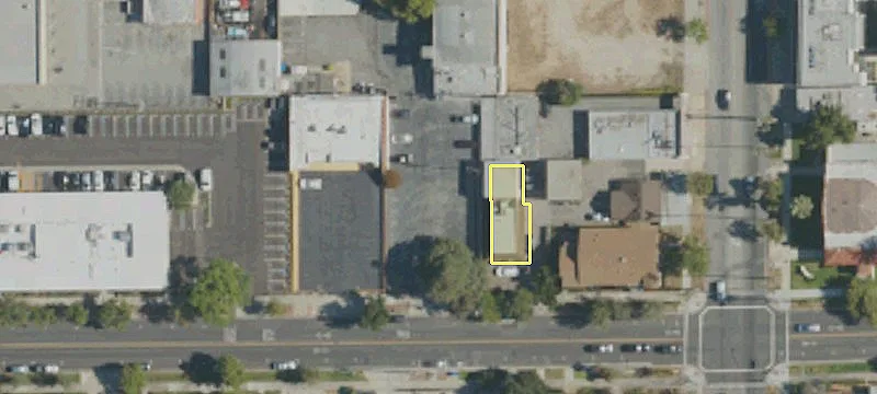 1126 El Centro St