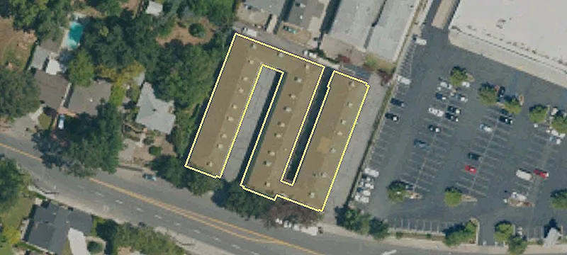 699 Altadena Dr
