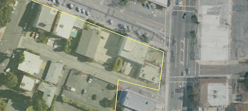 868 Mariposa St