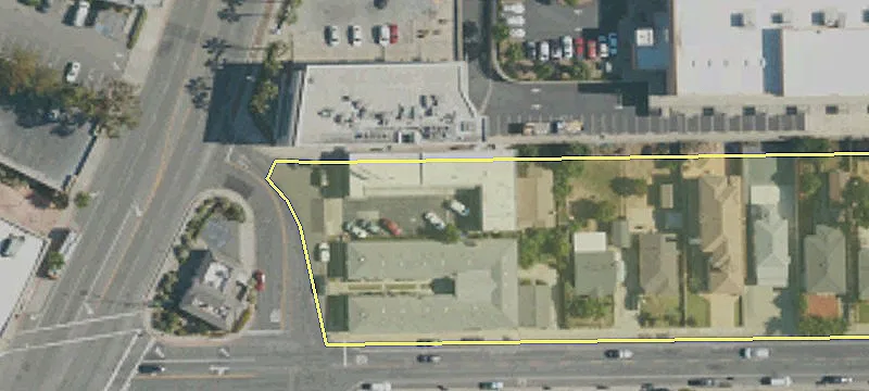 438 El Mercado Ave