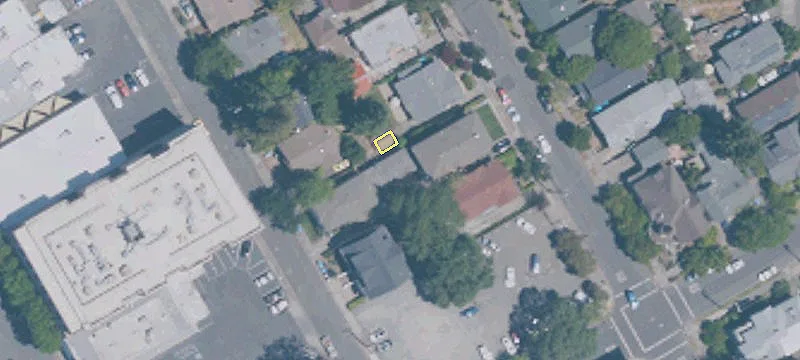 520 Riley St
